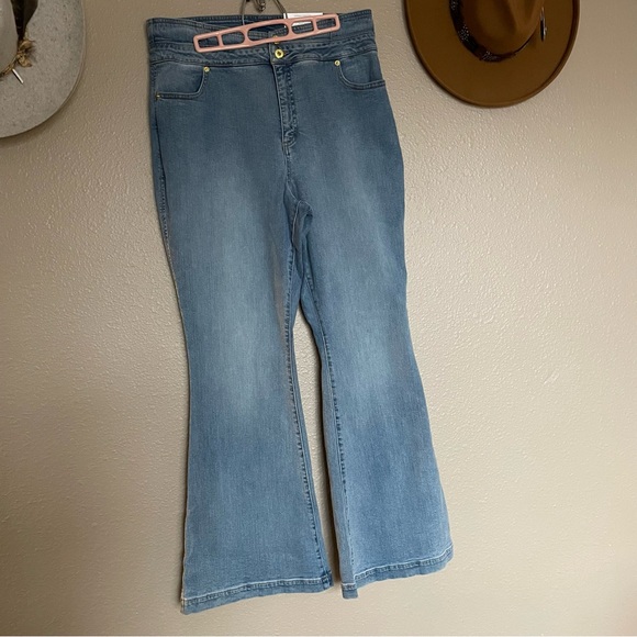 I.N.C. International Concepts Indigo Flare Regular High-rise Fit Jeans - TAGS ON - Picture 11 of 12